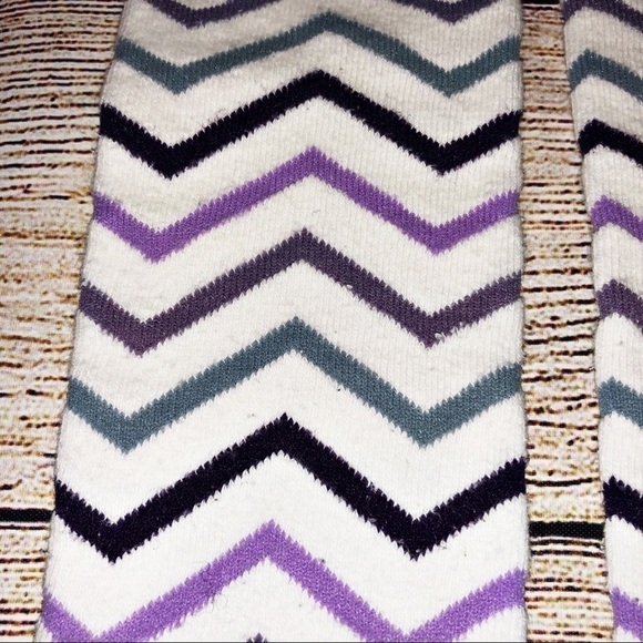 Zig Zag Baby Leg Warmers - Picture 3 of 3